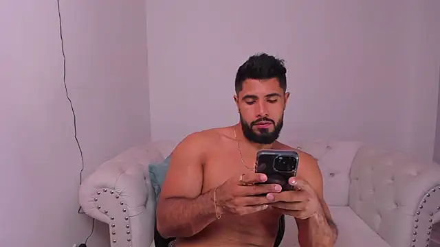 Santiago huntt online show from 12.09.24