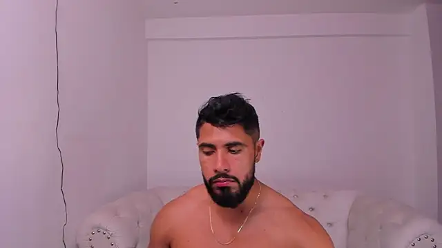 Santiago huntt online show from 12.10.24