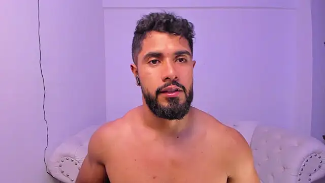 Santiago huntt online show from 12.17.24