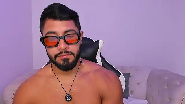 Santiago huntt online show from 04.04.26