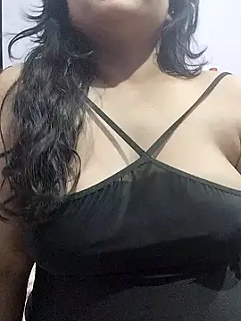 Snapshot of BigAssSarah chatting on 03.16.25 BigAssSarah online show from 03.16.25