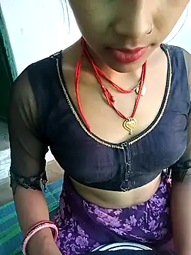 Snapshot of Amaya_Bajwa chatting on 02.12.25 Amaya Bajwa online show from 02.12.25