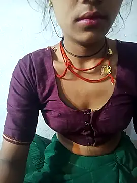 Snapshot of Amaya_Bajwa chatting on 03.19.25 Amaya Bajwa online show from 03.19.25