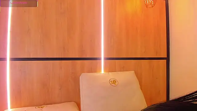 ashlyn parker online show from 11.25.25