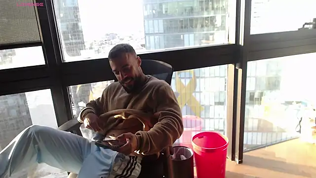 Snapshot of todddantes25 chatting on 02.01.25 todddantes25 online show from 02.01.25