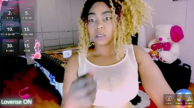 Snapshot of Aliana_Ross chatting on 03.08.25 Aliana Ross online show from 03.08.25