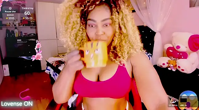 Snapshot of Aliana_Ross chatting on 03.10.25 Aliana Ross online show from 03.10.25