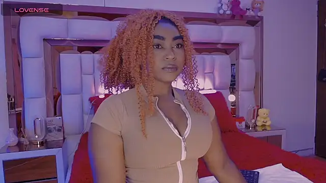 Snapshot of Aliana_Ross chatting on 09.24.25 Aliana Ross online show from 09.24.25