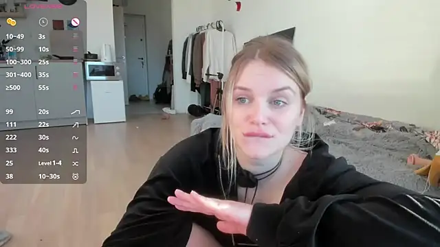 Snapshot of shiny_bunnyyy chatting on 01.18.25 shiny bunnyyy online show from 01.18.25