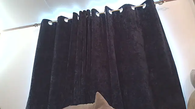 Snapshot of English_Teen_Evelyn chatting on 01.25.25 English Teen Evelyn online show from 01.25.25