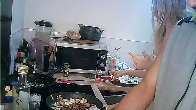 Snapshot of English_Teen_Evelyn chatting on 03.14.25 English Teen Evelyn online show from 03.14.25