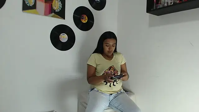 Snapshot of giselao chatting on 02.24.25 giselao online show from 02.24.25