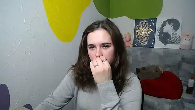 mini girly online show from 01.08.25