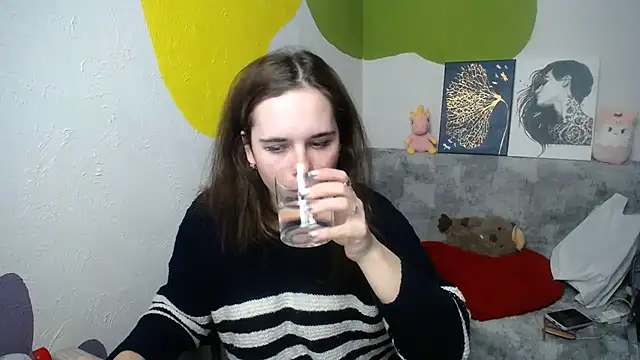 mini girly online show from 01.08.25