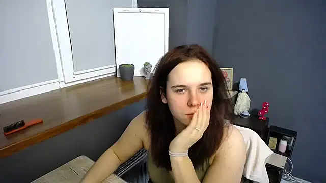 mini girly online show from 01.28.25