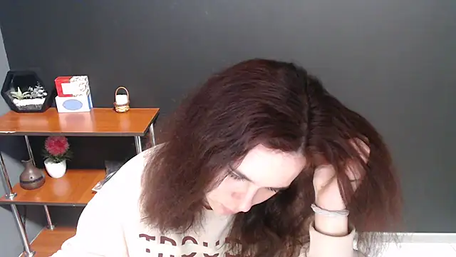 mini girly online show from 01.31.25