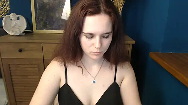 mini girly online show from 01.31.25