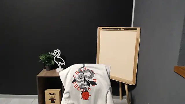 mini girly online show from 02.07.25