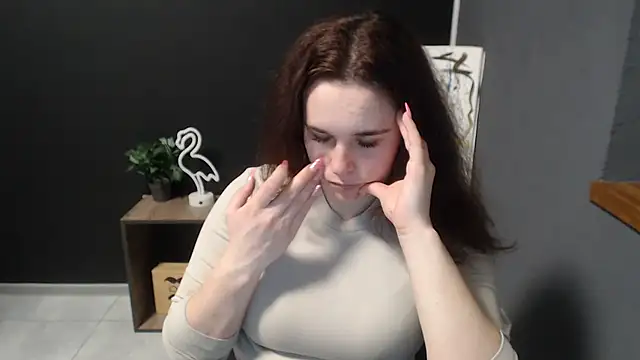 mini girly online show from 02.10.25