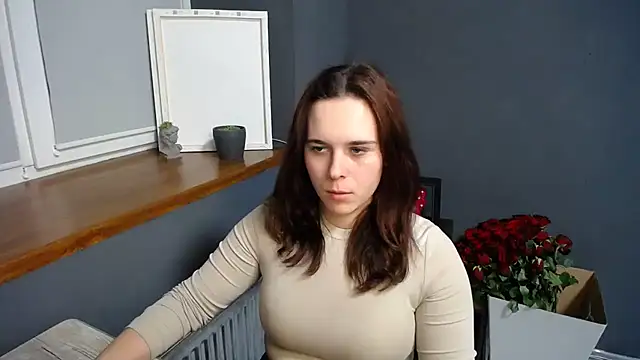 mini girly online show from 02.20.25