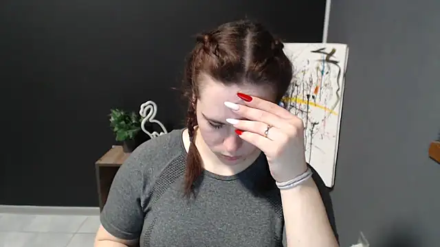 mini girly online show from 02.21.25