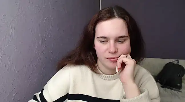 mini girly online show from 02.25.25