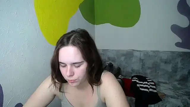 mini girly online show from 03.19.25