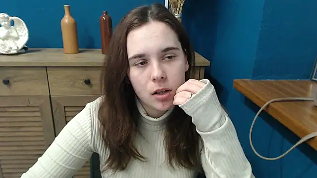 mini girly online show from 03.21.25