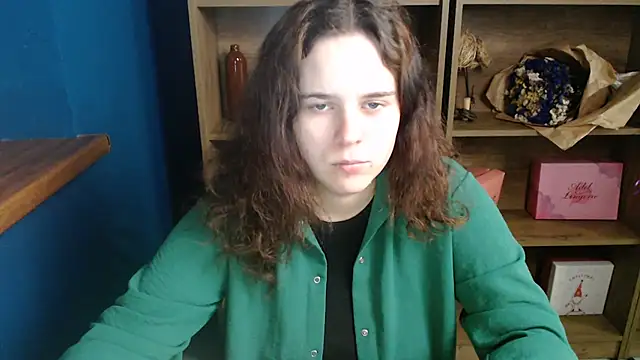 mini girly online show from 10.18.25