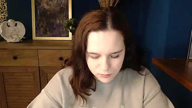 mini girly online show from 12.18.25