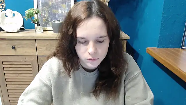 mini girly online show from 12.19.25