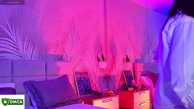 Emma plux online show from 11.02.25