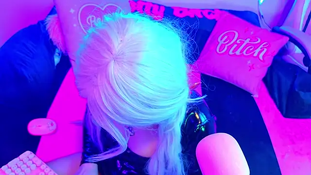 LaytonBox online show from 03.16.25