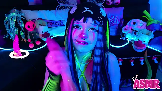 LaytonBox online show from 10.07.25