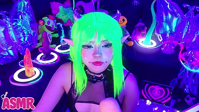 LaytonBox online show from 02.05.26