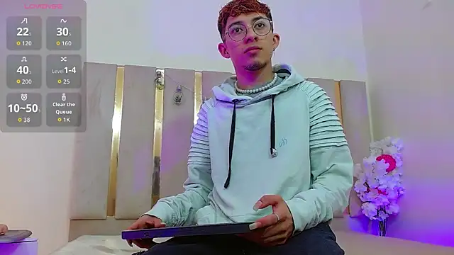 Axel tay online show from 10.24.25