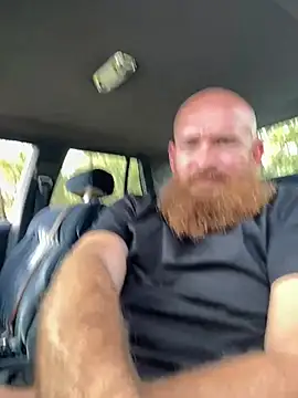 Snapshot of 32XRedBeard chatting on 02.05.25 32XRedBeard online show from 02.05.25