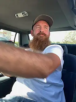Snapshot of 32XRedBeard chatting on 02.18.25 32XRedBeard online show from 02.18.25