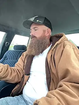 Snapshot of 32XRedBeard chatting on 02.22.25 32XRedBeard online show from 02.22.25