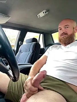 Snapshot of 32XRedBeard chatting on 10.09.25 32XRedBeard online show from 10.09.25