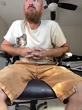 Snapshot of 32XRedBeard chatting on 10.12.25 32XRedBeard online show from 10.12.25