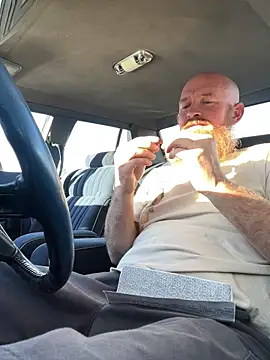 Snapshot of 32XRedBeard chatting on 02.07.26 32XRedBeard online show from 02.07.26