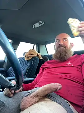 Snapshot of 32XRedBeard chatting on 02.24.26 32XRedBeard online show from 02.24.26