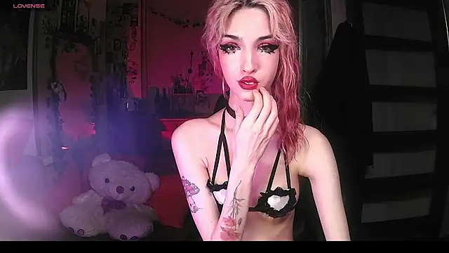 Snapshot of Ink__pleasure chatting on 09.19.25 Ink pleasure online show from 09.19.25