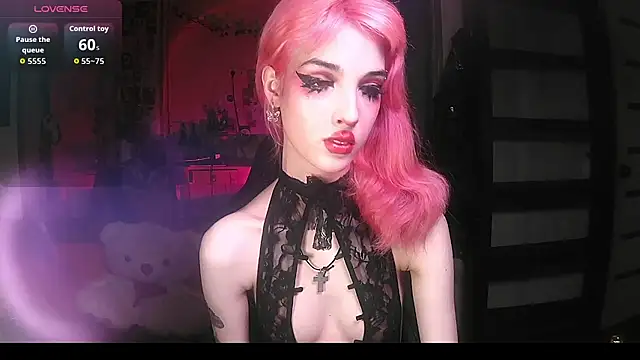 Snapshot of Ink__pleasure chatting on 10.13.25 Ink pleasure online show from 10.13.25