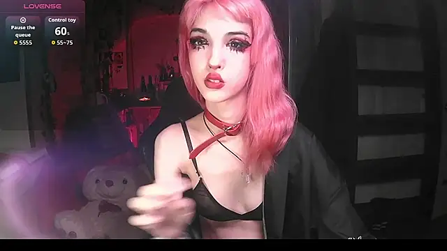 Snapshot of Ink__pleasure chatting on 10.18.25 Ink pleasure online show from 10.18.25