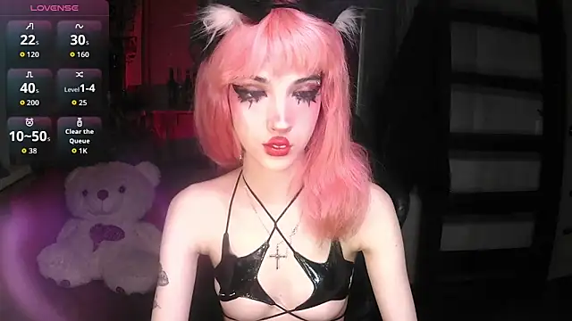 Snapshot of Ink__pleasure chatting on 10.31.25 Ink pleasure online show from 10.31.25