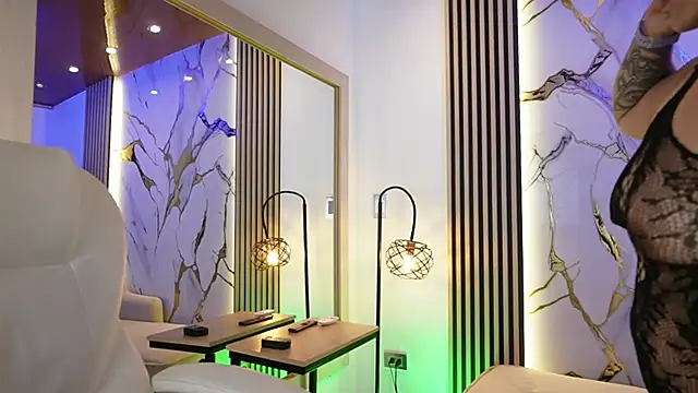 Emma Walkerr  online show from 02.23.26