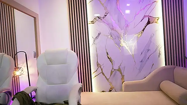 Emma Walkerr  online show from 04.08.26