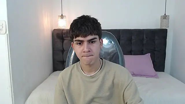 Tommy18   online show from 01.08.25